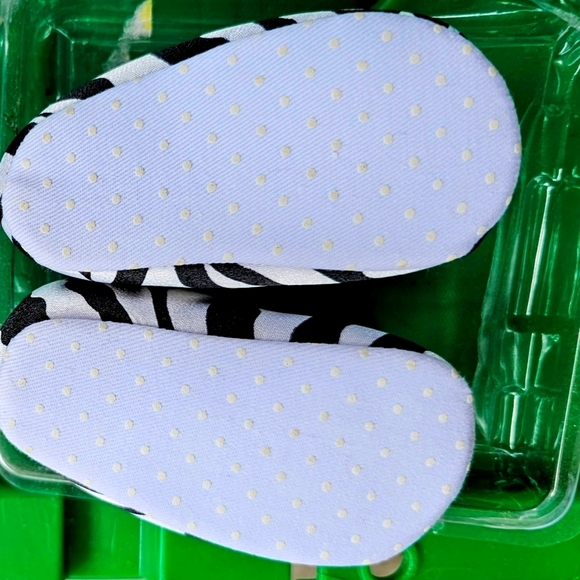 Little Me Zebra Print Baby Infant Shoes - Picture 2 of 4